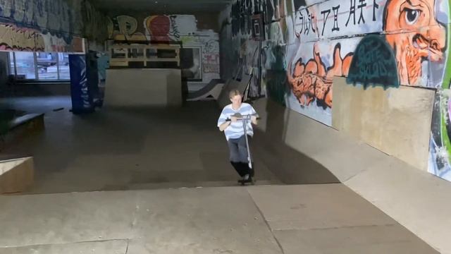 ТОП 3 Трюка на самокате для начинающих! #новосибирск #спорт #спортдлядетей #самокат #трюковойсамока смотреть онлайн