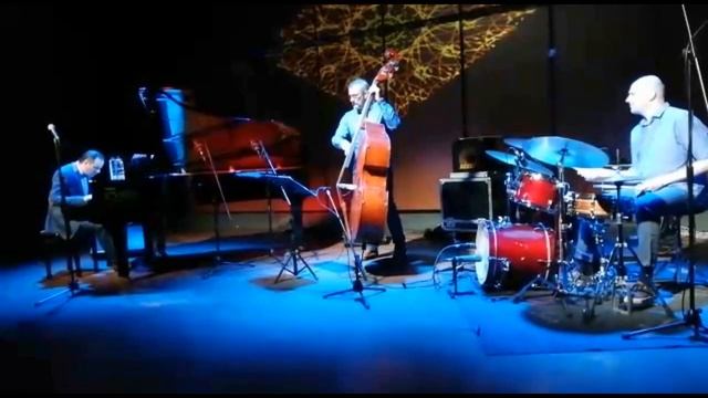 PETRICA ANDREI - "HORA LUI IONICA MINUNE" - 2019 смотреть онлайн