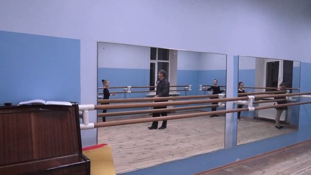 Образцовый ансамбль танца "Ленок" объявляет набор детей с 7 лет смотреть онлайн
