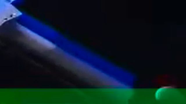 Классное видео где он одной рукой за спиной играет смотреть онлайн
