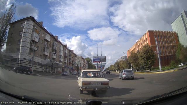 ул. Советская, 50 лет Образования СССР, Луганск. 2022 10.14 11.46.36 смотреть онлайн