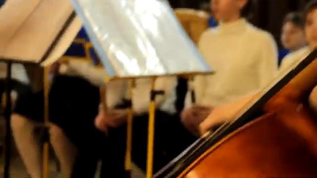 Оркестр 5-8 классов на фестивале в школе им. А.Пинского смотреть онлайн