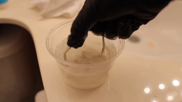 How To Make Shoe Laces White/Get Rid Of Stains Tutorial! (EASY) смотреть онлайн