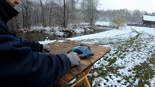 Кормушка для птиц своими руками из дерева. Загородная жизнь зимой на хуторе смотреть онлайн