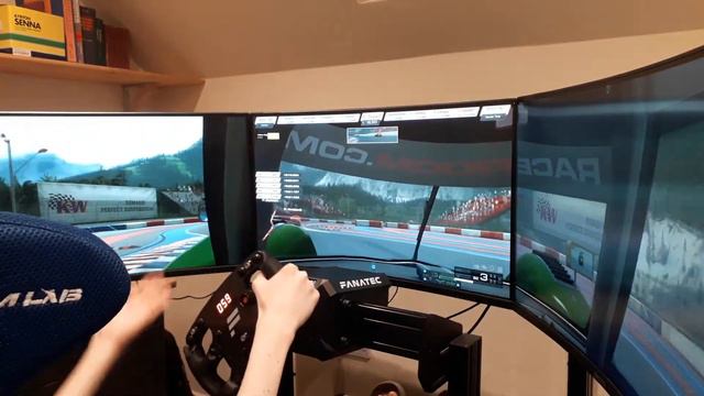 Raceroom raceway in cr1 смотреть онлайн