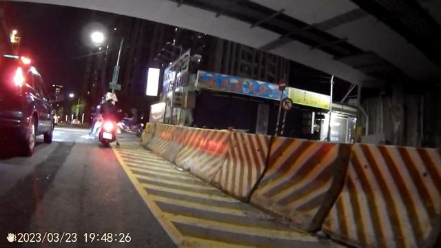 SJCAM C200 1080x60P 防守震開啟，公路車夜間拍攝 смотреть онлайн