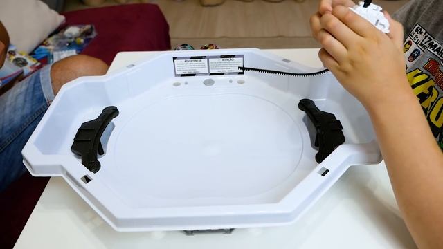 БейБлэйд РЕГУЛУС Р3 REGULUS R3 Распаковка Обзор QR Code Битвы vs Spryzen Satomb Doomscizor BeyBlade смотреть онлайн