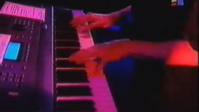 Jordan Rudess - Keyboard solo (Budapest 2002) смотреть онлайн