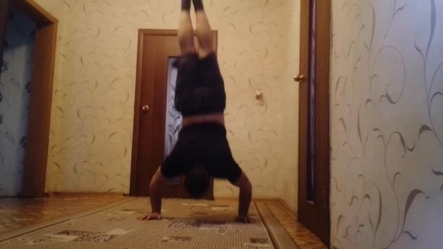 Отжимания в стойке на руках 20 смотреть онлайн