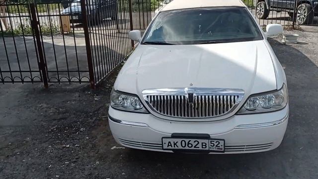 Lincoln Town Car Лимузин Линкольн Таун Кар Машина провинциального сутенёра))) обзор.