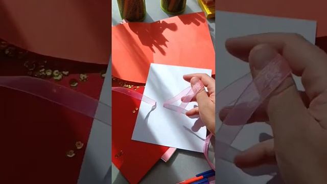 Открытка своими руками, в которой можно подарить небольшой подарок - ручку, карандаши, шоколадку. смотреть онлайн