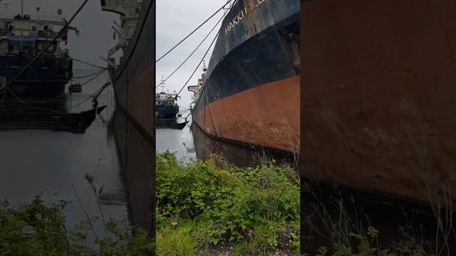 Гавань заброшенных кораблей. Абхазия. Очамчира смотреть онлайн