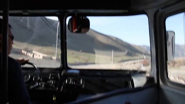 Дорога на озеро Каинды в Казахстане смотреть онлайн