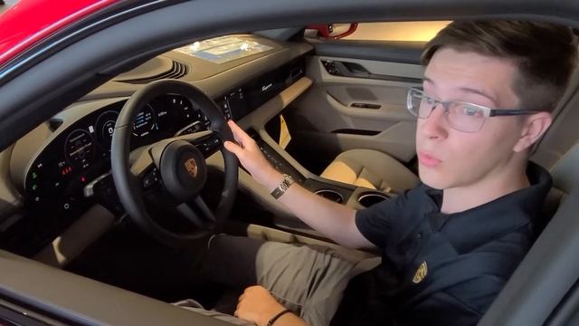 Using the Hold feature on your Porsche смотреть онлайн
