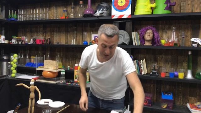 КАК СДЕЛАТЬ ТОРНАДО ИЗ ОГНЯ - Веселые эксперименты дома с Андреем Бортовым #11 смотреть онлайн