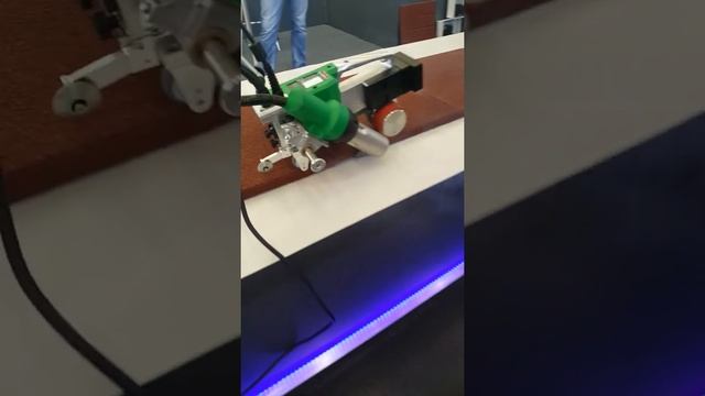 Демонстрация сварки горячим воздухом смотреть онлайн