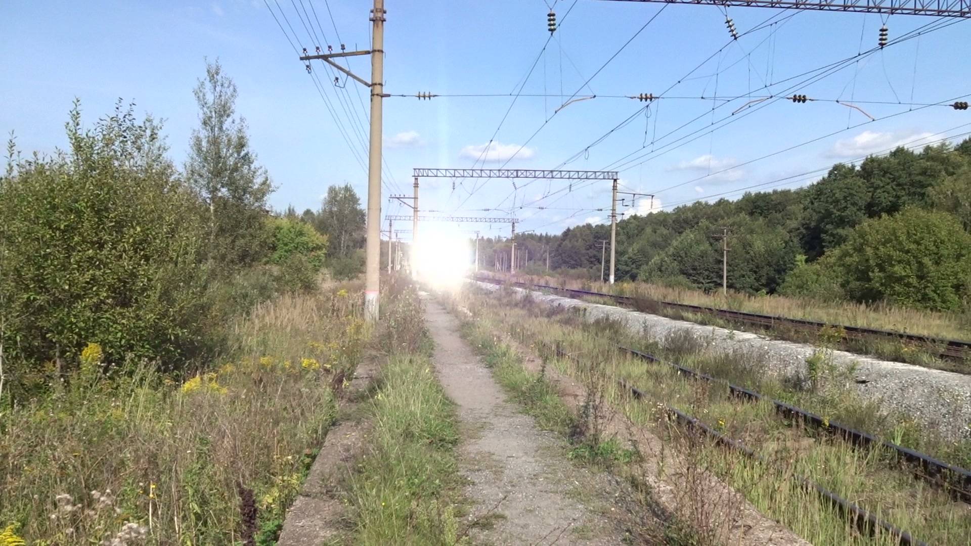 Электропоезд ЭД9Э-0034 отправляется со станции Зимёнки смотреть онлайн