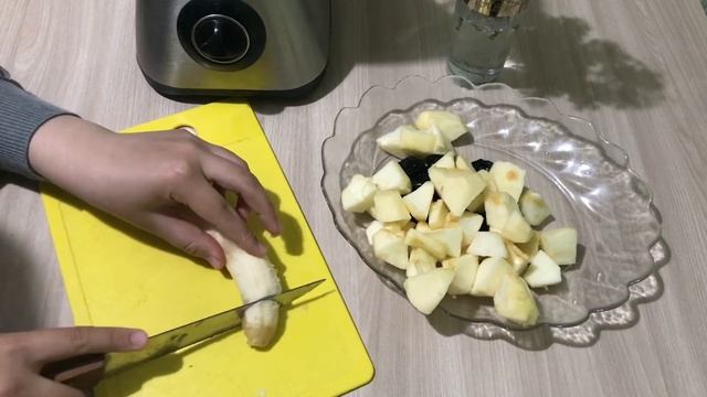 БЫСТРЫЙ СМУЗИ!?ЯБЛОКО-БАНАН.#buns #смузи #food #Smuzi смотреть онлайн