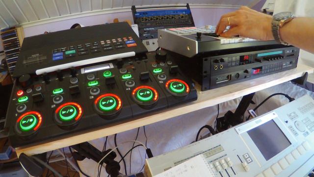 Korg Z3 & A2 song FM magic with Yamaha RX21 12.6.2020 смотреть онлайн