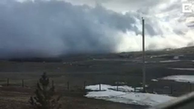 Удивительное природное явление - низко плывущие облака смотреть онлайн