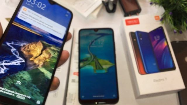 Vivo U10 3/32GB vs Redmi 7 3/32GB Unboixng+Compare in Hindi смотреть онлайн
