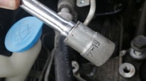 Honda Civic 4D. Замена гидроопоры двигателя.