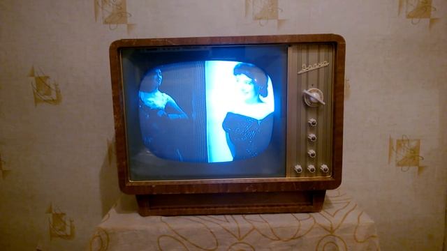 Телевизор "Волна", 1963 г.в., СССР смотреть онлайн
