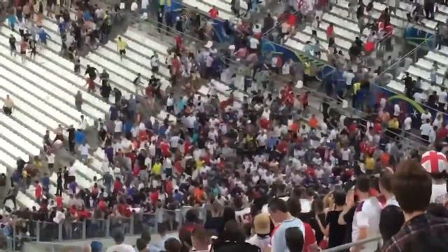 Россия Англия ничья 1׃1 Российские болельщики атаковали сектор сборной Англии после матча смотреть онлайн