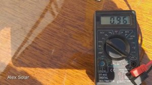 Ветрогенератор из шагового мотора от принтера. Измеряю напряжение и ток. Ветряк работает.