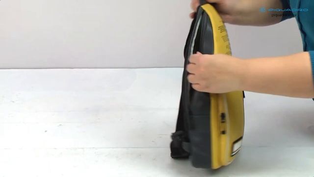 Обзор рюкзака Piquadro ERMES/Yellow CA5147W106_G смотреть онлайн