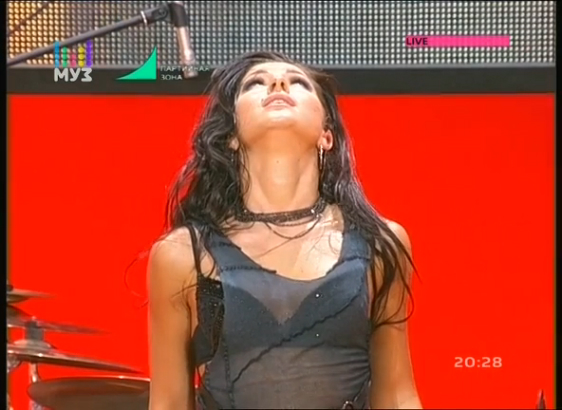 Нюша — Выше, Где ты, там я, Наедине, Цунами — "Партийная зона" Муз-ТВ — 17.5.15 смотреть онлайн