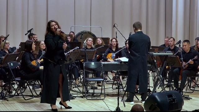 Луч солнца золотого - Лиза Бокова / дирижер Андрей Долгов смотреть онлайн