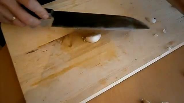 Как почистить чеснок смотреть онлайн