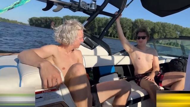 УСТРОИЛИ РЖАЧНЫЕ ПОКАТУШКИ НА ВЕЙКСЁРФЕ?