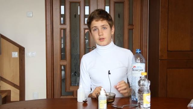 СВЕТЯЩАЯСЯ ЖИДКОСТЬ СВОИМИ РУКАМИ смотреть онлайн