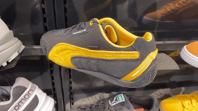 Puma Porsche Legacy Speedcat Driving Shoes (Puma Black/Lemon Chrome) - Style Number: 307211-01 смотреть онлайн