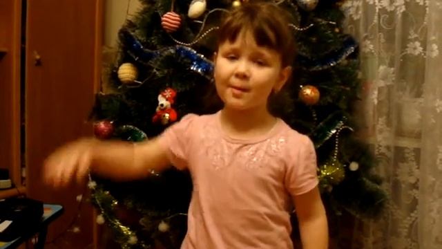 Светлана Соловьева 5 лет читает Блока "Ветхая избушка" смотреть онлайн
