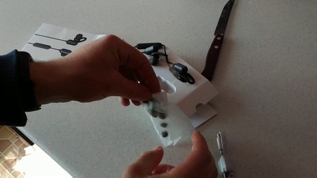 Распаковка Bluetooth наушников Xiaomi Mi Sports Bluetooth Headset Youth Edition смотреть онлайн