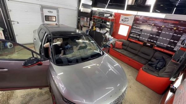 OMODA тонирования в круг задняя часть пленкой LLUMAR ATR 5% передняя часть атермальной пленкой 70%