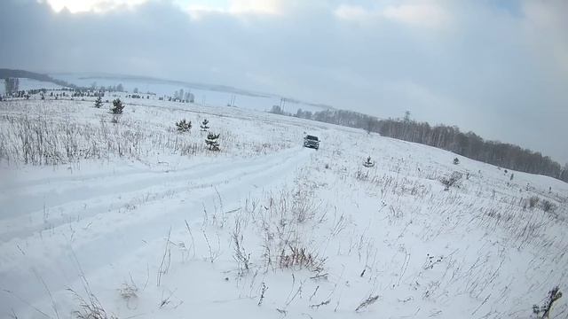 НИВА 2131 против Land Rover. Штурм Блокировки против муфт Niva и Freelander 2 по снегу #41 смотреть онлайн