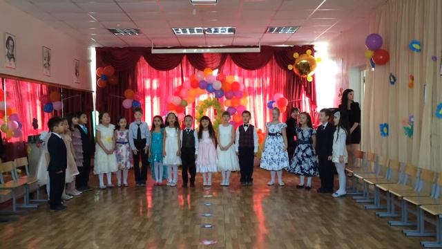 Стихи и песенка для мам на утреннике Амели смотреть онлайн