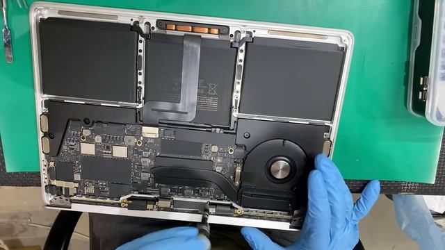 【作業手順 】MacBook Pro 2020 A2289 画面交換修理 смотреть онлайн