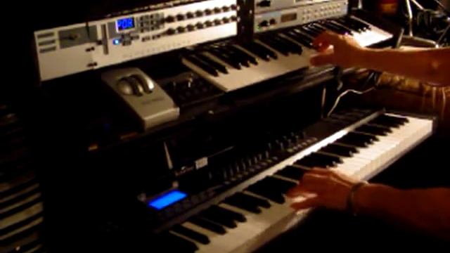 Guitar , synthesizer and Mellotron from a vintage keys mod . смотреть онлайн