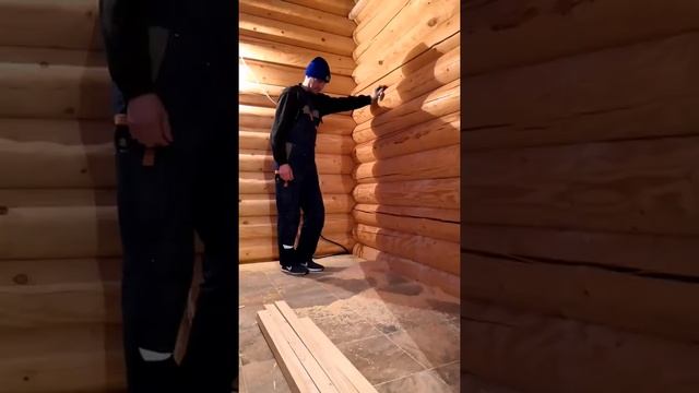 Размечаю и вырезаю проем для печи в бревне! смотреть онлайн