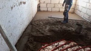 полусухая стяжка пола ручным способом