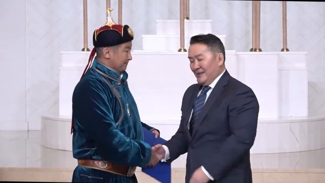 Уяачдад Монгол Улсын цол хүртээв смотреть онлайн