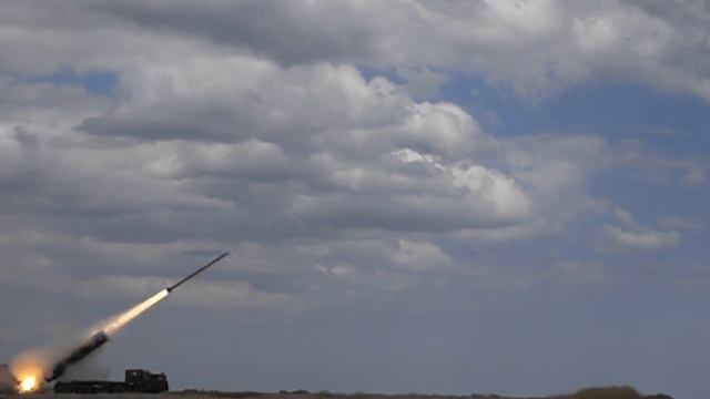 Украина решила напугать РФ испытаниями новой ракеты! смотреть онлайн