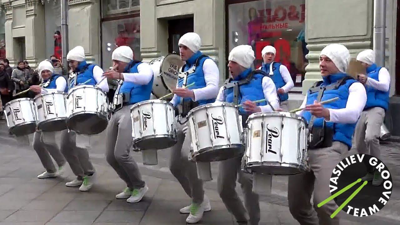 Выступление на Никольской, Москва, 22.02.2015 Шоу барабанщиков Vasiliev Groove смотреть онлайн