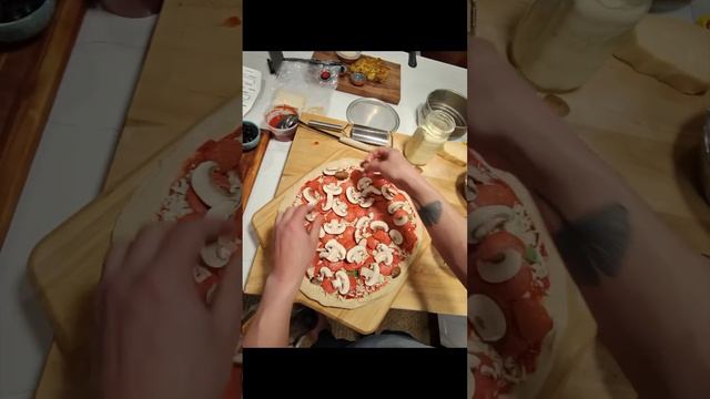 It’s pizza night at the Lopez-Alt household. смотреть онлайн