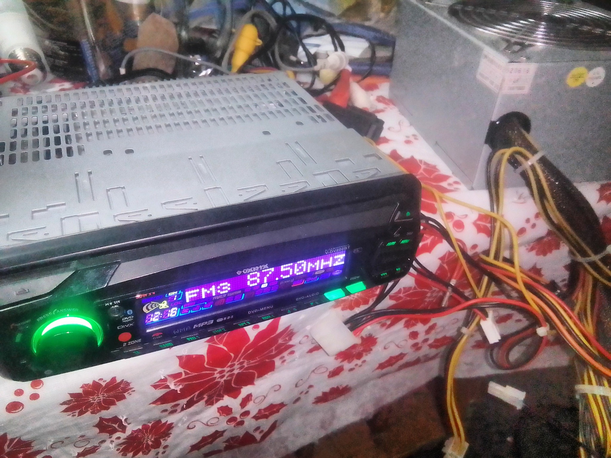 Магнитола Varta (видеообзор)